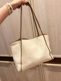 （分類：）位於 。 由 16swiftie 提交（商品編號 1430560248，圖片 1）。簡介： 。