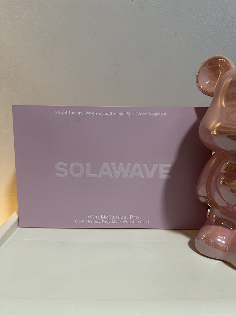 Solawave Wrinkle Retreat Pro Light Therapy Mask (Category: Face Care) located in Pasig City. Submitted by regs.018 (Listing ID 1430574300, Image 1). Description: Solawave Wrinkle Retreat Pro Light Therapy Mask + 2pcs 30ml Lightboost face and neck serum.