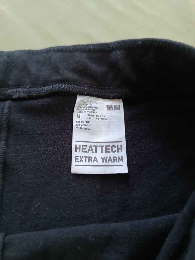 Uniqlo Heattech Extra Warm Leggings (Category: Other Bottoms) located in Quezon City. Submitted by gracechav596 (Listing ID 1430456457, Image 2). Description: Uniqlo Heattech Extra Warm leggings in size M. Made with 58% cotton and 42% acrylic. The leggings are navy blue in color. Waist size is 65-69cm. These leggings are designed to keep you warm. Perfect for layering or wearing on their own..