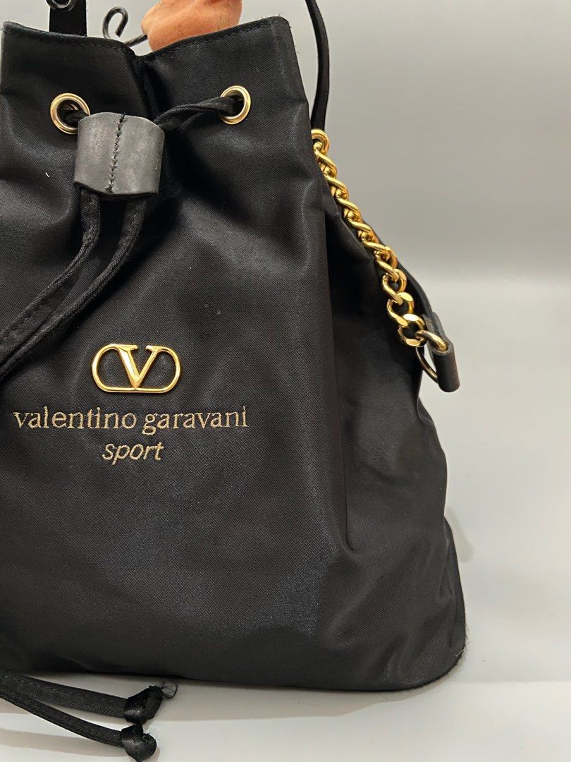 VALENTINO GARAVANI SPORT (Category: Luxury Bags & Wallets) located in Mabalacat. Submitted by alternativegooods (Listing ID 1430499313, Image 3). Description: .