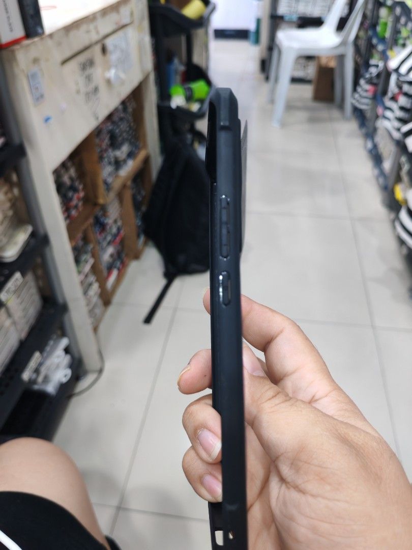 Vivo X80 Case (Category: Cases & Sleeves) located in Pasig City. Submitted by teppei09 (Listing ID 1430462393, Image 2). Description: Vivo X80 Case.