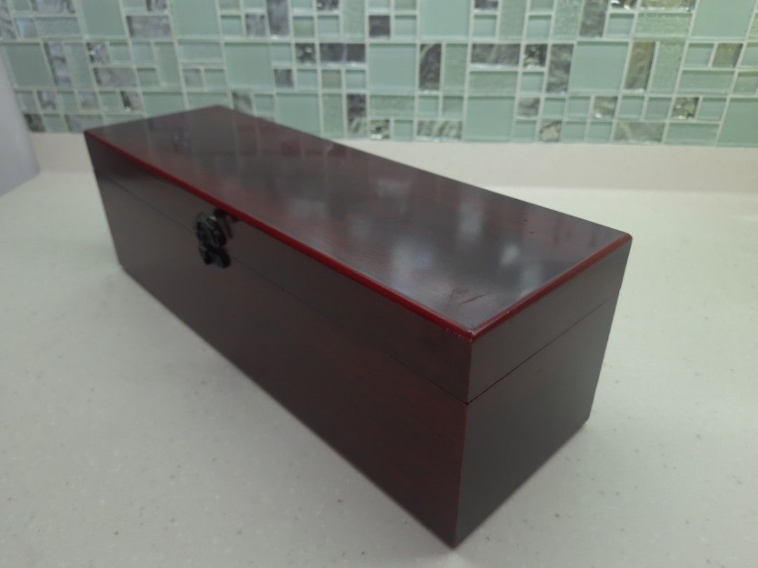Wine Box with acessories (Category: Wine Cellar & Storage) located in San Juan City. Submitted by joey-boy (Listing ID 1430433855, Image 1). Description: A premium wine box with utensils for elevating your wine experience. note: wine bottle is not included and only presented for photo purposes.