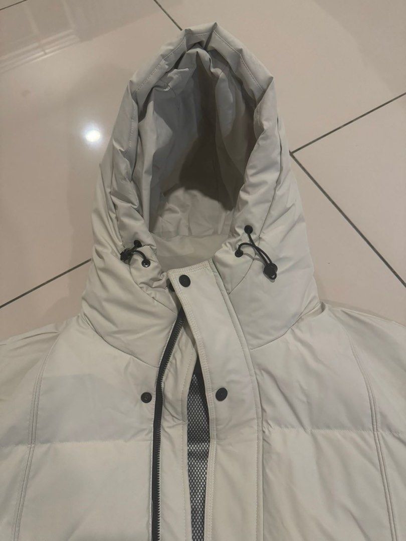 Winter Jacket (Category: Coats, Jackets and Outerwear) located in Ampang. Submitted by msadila (Listing ID 1430568588, Image 3). Description: Still in good condition, very thick. .