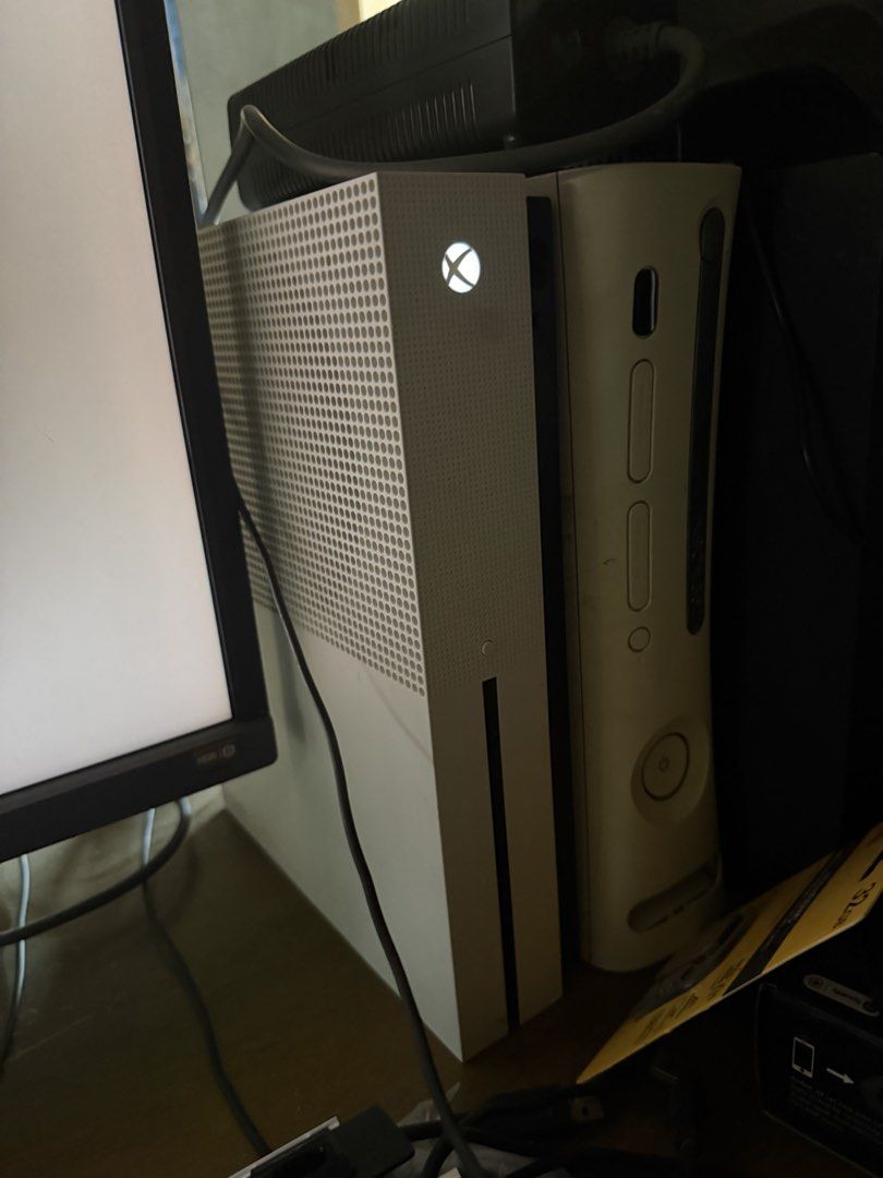 Xbox One S 500GB Console (Category: Xbox) located in Bulacan. Submitted by mysticdeer.6d7f47 (Listing ID 1430486706, Image 1). Description: Xboc One S Console 2 controller 1 Charging dock 220V 7500.