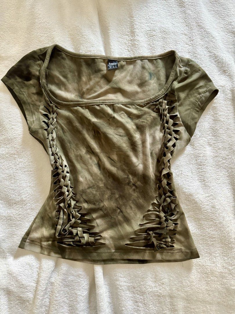 Y2k Grunge Cut-Out Green Top (Category: Sleeveless) located in Quezon City. Submitted by chrollo7 (Listing ID 1430449016, Image 1). Description: Size: Xs - S.