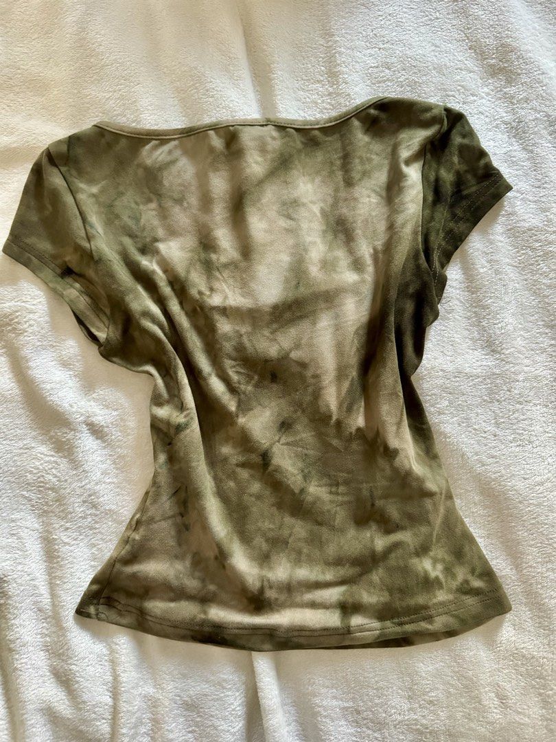 Y2k Grunge Cut-Out Green Top (Category: Sleeveless) located in Quezon City. Submitted by chrollo7 (Listing ID 1430449016, Image 3). Description: Size: Xs - S.