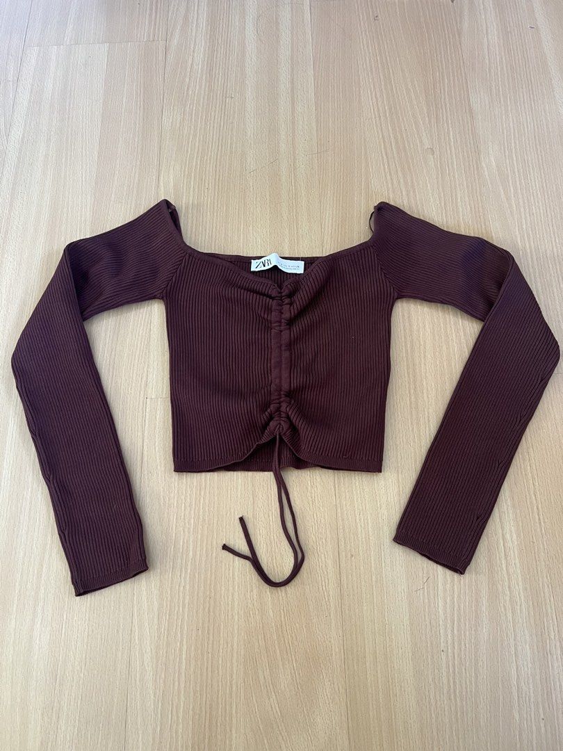 zara ribbed crop ruched long sleeve top (Category: Longsleeves) located in Pasig City. Submitted by joolsforsale (Listing ID 1430409713, Image 1). Description: zara ribbed crop ruched long sleeve top size s best fits xs-s frames.