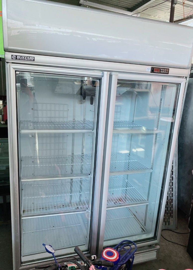 2 door glass chiller (Category: Refrigerators and Freezers) located in Manila. Submitted by manaloreia83978 (Listing ID 1430597590, Image 2). Description: 2 door glass chiller second hand good condition ready to used test to sawa for pick up only... open for viewing anytime.