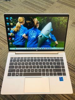 HP Ryzen 5 with graphics card RAM 8gb SSD 256gb 14