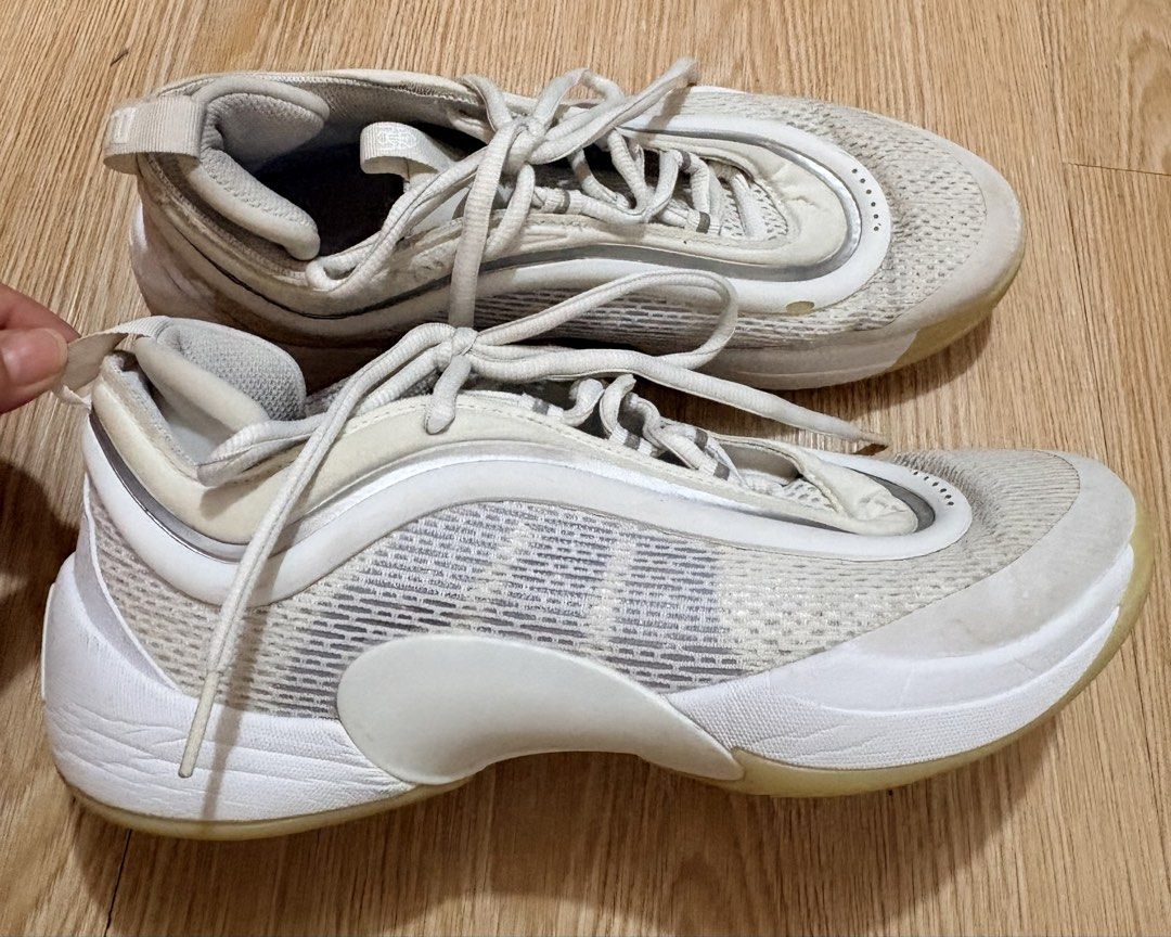 Adidas DON issue 6 size us9 (Category: Sneakers) located in Koronadal. Submitted by bulilitfam (Listing ID 1430609158, Image 2). Description: Ukaysource Us 9 Eur 42.5 Insole 27cm My small issue gasgas pls check last picture.