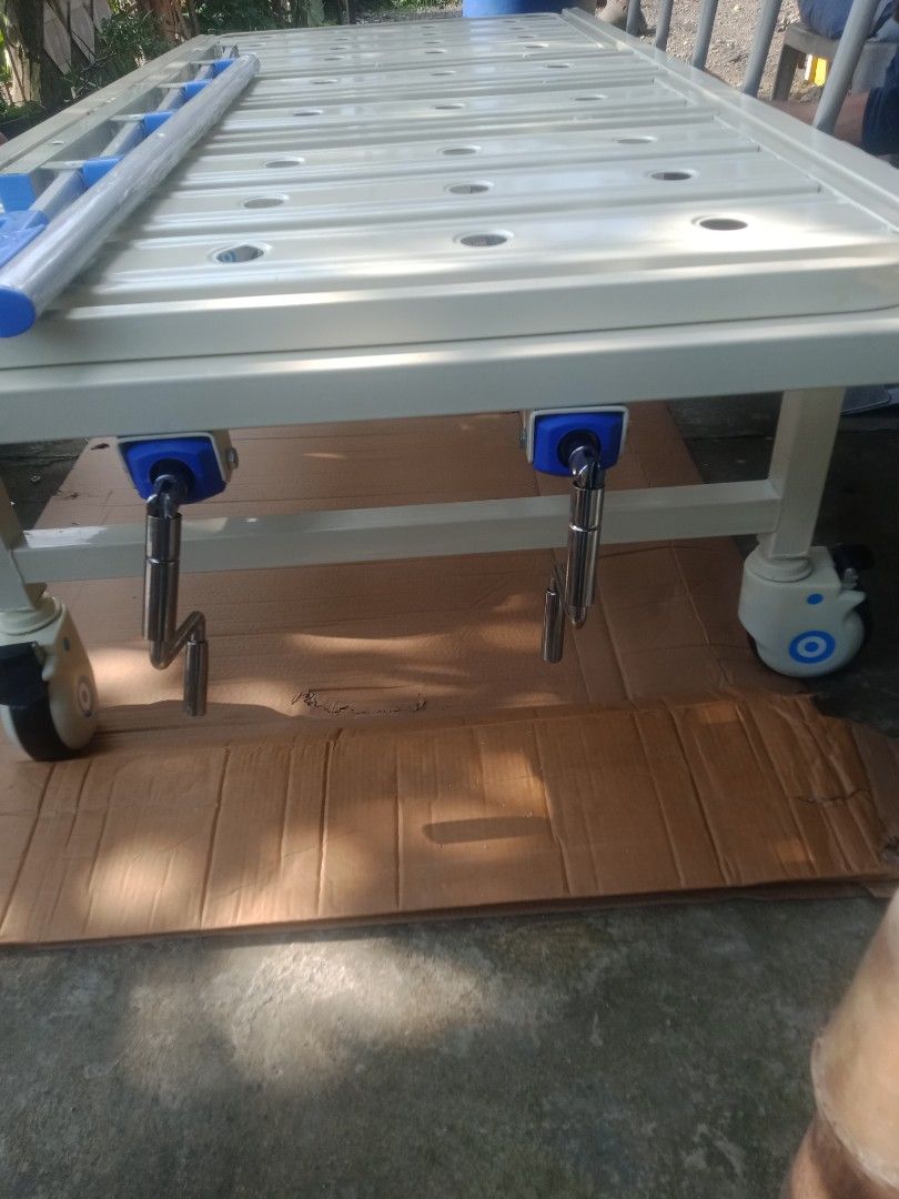 Adjustable Hospital Bed with Wheels (Category: Medical Supplies & Tools) located in Quezon City. Submitted by brightphoenix.af3fd8 (Listing ID 1430671339, Image 1). Description: DELIVERY PICK UP COMPLETE SET .