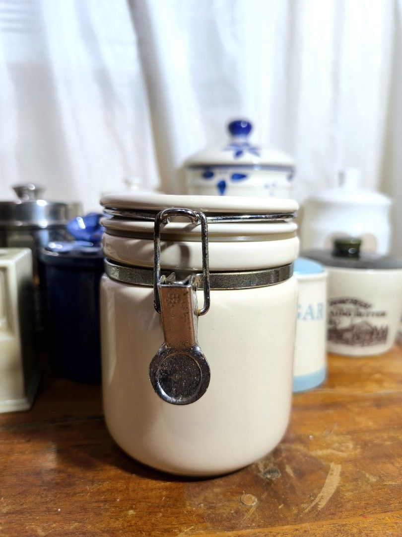 Air tight Ceramic Canister (Category: Coffee & Tea Tableware) located in Pangil. Submitted by kopee_matcha (Listing ID 1430654919, Image 1). Description: Size : 4" x 5" Color : Cream Sold as is ( see pictures for details) *Strickly 2 days reservation only * Payment must be completed within 48 hours. If unpaid, your order will be automatically forfeited and the item/s will be given to the next miner. *No deleting of comments *3 or more items (Larg