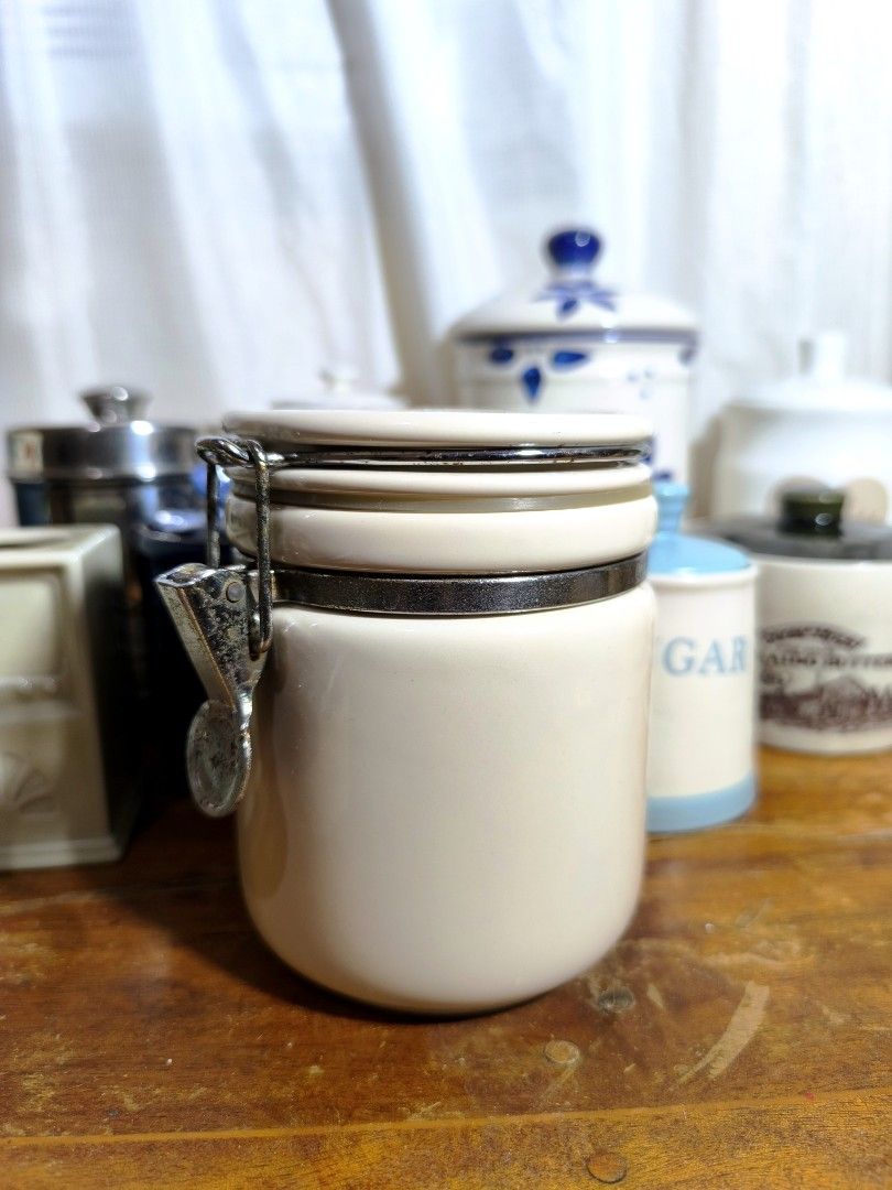 Air tight Ceramic Canister (Category: Coffee & Tea Tableware) located in Pangil. Submitted by kopee_matcha (Listing ID 1430654919, Image 2). Description: Size : 4" x 5" Color : Cream Sold as is ( see pictures for details) *Strickly 2 days reservation only * Payment must be completed within 48 hours. If unpaid, your order will be automatically forfeited and the item/s will be given to the next miner. *No deleting of comments *3 or more items (Larg
