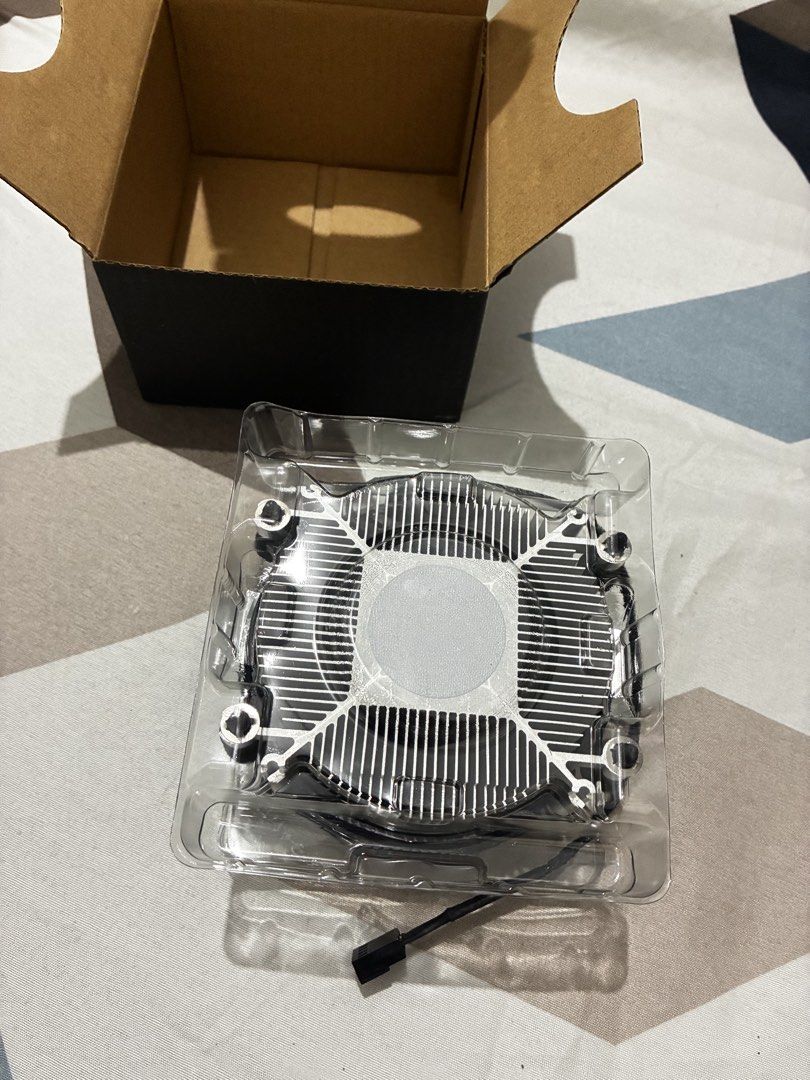 AMD AM4 Heatsink (pre applied thermal paste) (Category: Computer Parts) located in Quezon City. Submitted by krizzzzzzy (Listing ID 1430777930, Image 2). Description: AMD AM4 Heatsink (pre applied thermal paste) Brand: AMD Platform: AM4.
