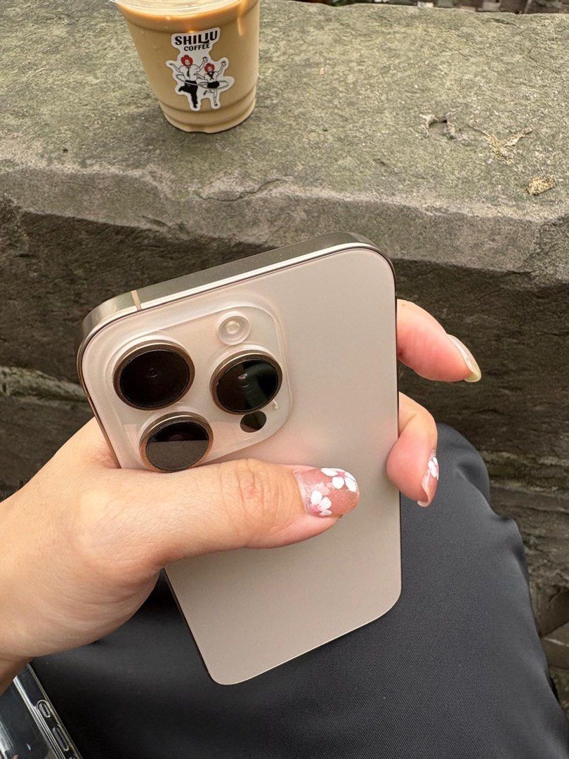 Apple iPhone 16 Pro 金色, 手提電話, 手機, iPhone, undefined - Carousell