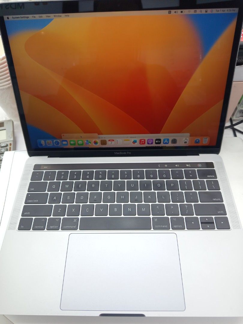 Apple MacBook Pro 13 inch 2017420568779677378560