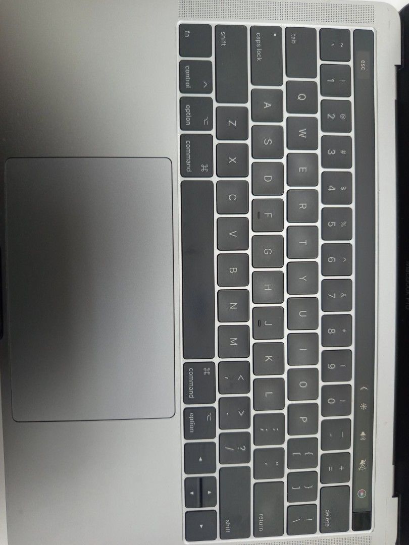 Apple MacBook Pro 13 inch 2017420568779677378562