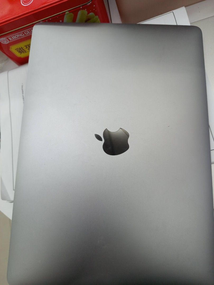 Apple MacBook Pro 13 inch 2017420568779677378561