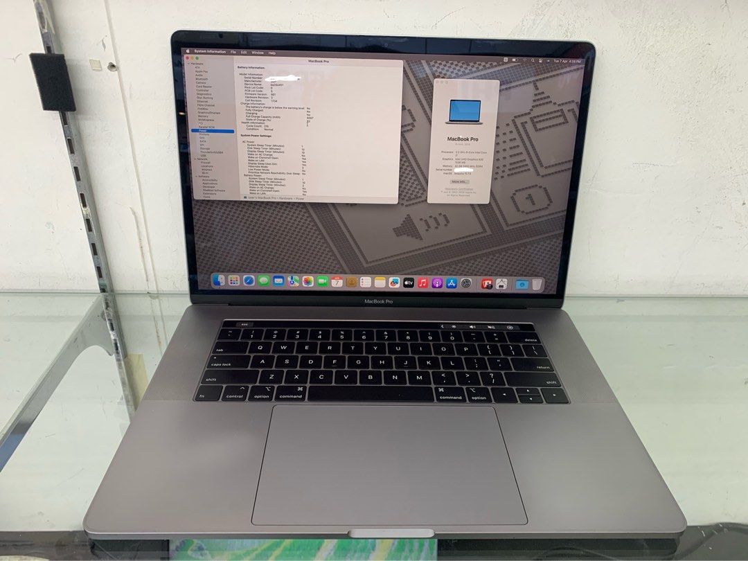 Apple MacBook Pro420568776688936960