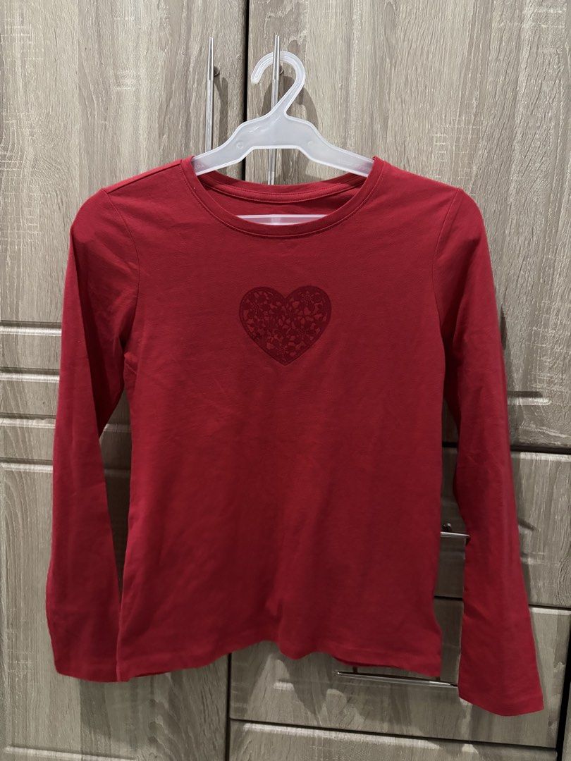 Authentic Gap T-shirts (Category: Shirts) located in Cavite. Submitted by friesoverload (Listing ID 1430662566, Image 2). Description: Authentic Brand new with tag 249 each, or take all for 599.
