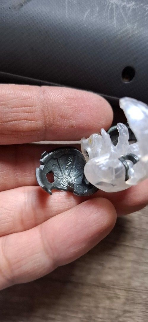 Bakugan Battle Brawlers Toy (Category: Action & Battle Toys) located in Valenzuela. Submitted by winssian (Listing ID 1430656498, Image 2). Description: see pics no damage.