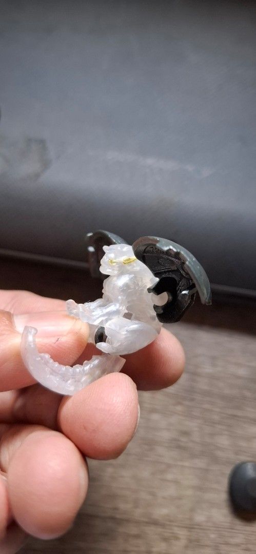 Bakugan Battle Brawlers Toy (Category: Action & Battle Toys) located in Valenzuela. Submitted by winssian (Listing ID 1430656498, Image 3). Description: see pics no damage.