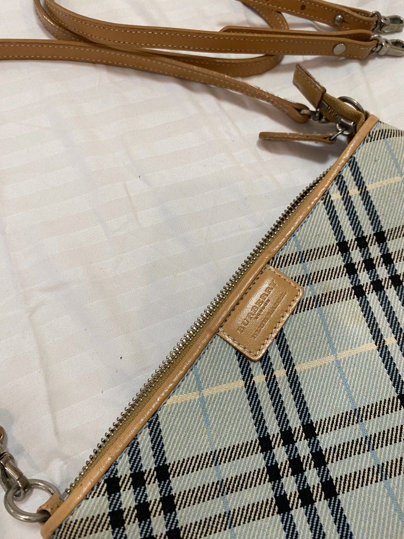 Burberry Blue Label Pochette 2way (Category: Luxury Bags & Wallets) located in Manila. Submitted by dandrelucas01 (Listing ID 1430629033, Image 3). Description: Burberry Blue Label Pochette 2 Way With 2 handles for sling and shoulder bag signs of use Can deliver through lalamove, J&T and LBC Slightly nego for sure buyers.