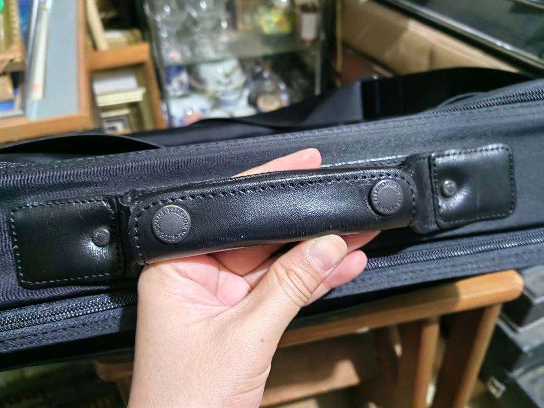 Business Bag With Key (Category: Laptop Bags & Sleeves) located in Cebu City. Submitted by dudes_villanueva (Listing ID 1430720769, Image 3). Description: Business Bag 📌With Key In excellent condition Brand: Elle Homes Paris Measurement: L17xW4xH12 inches.