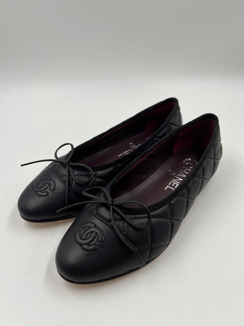 ⚜️Chanel Quilted - ballet flats (Category: Sneakers & Footwear) located in Makati City. Submitted by 90sangel (Listing ID 1430772538, Image 3). Description: The Cinderella Sale: If the shoe (or fit) fits... grab the discount! •Item: Chanel Ballet flats 2025/26- Mary Janes 🖤🥿 •Size: 36 •Condition: Excellent! no hidden issues. *Team Mary Janes! 🙌🏻🥳 (we source other size) crochet dustbag - posted sale cc dustbags - 15k .