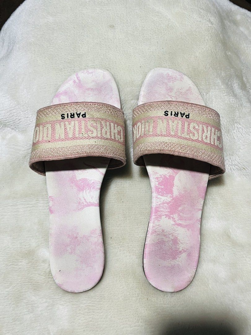 Christian dior Flats Size 38 or 24 cm (Category: Baby Monitors) located in Mandaue City. Submitted by chuchi152615 (Listing ID 1430705880, Image 1). Description: needs spa or cleaning.