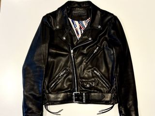 （分類：）位於 。 由 chrome.hearts.ll 提交（商品編號 1430598291，圖片 1）。簡介： 。