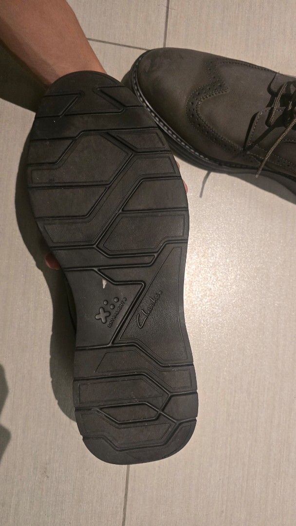 Clarks Wingtip Oxford Shoes can negotiate US 9.5 (Category: Dress Shoes) located in Manila. Submitted by youngmountain-f7f6b1 (Listing ID 1430755817, Image 3). Description: Fairly Used US 9.5/ EU 42.5/ UK 8.5 rfs: need money to buy my friend a gift problem in the photo above can negotiate delivery buy you pay sf or meetup.