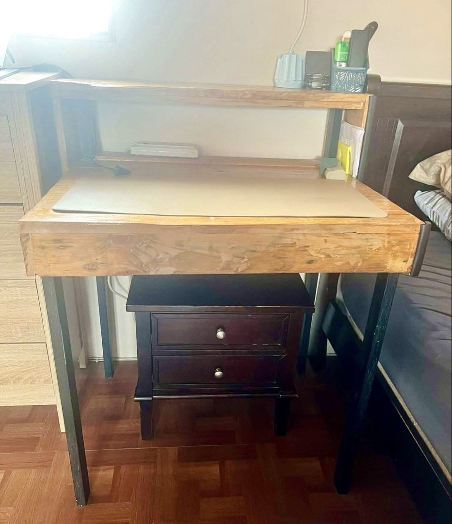 Computer Table (Category: Tables & Sets) located in Manila. Submitted by didzh (Listing ID 1430734848, Image 2). Description: .
