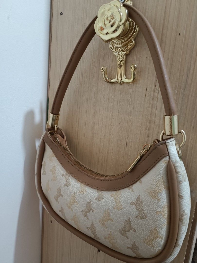 COWEC Ycaki shoulder bag (Category: Shoulder Bags) located in Paranaque City. Submitted by earlylux (Listing ID 1430720226, Image 2). Description: Please inspect photos for signs of usage/flaw No inclusions Normal signs of usage please manage your expectations you're buying a secondhand bag. Pm for more details No return, no refund, no exchange, no cancellation! Joy miners will be blocked! MOP: Payment first gcash MOD: J&T and Lalamove/ grab only