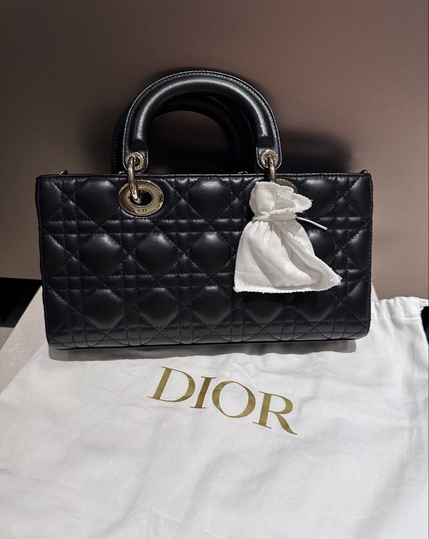 DIOR Medium Lady D-Joy Bag (Category: Luxury Bags & Wallets) located in Quezon City. Submitted by revive.co (Listing ID 1430775133, Image 3). Description: .