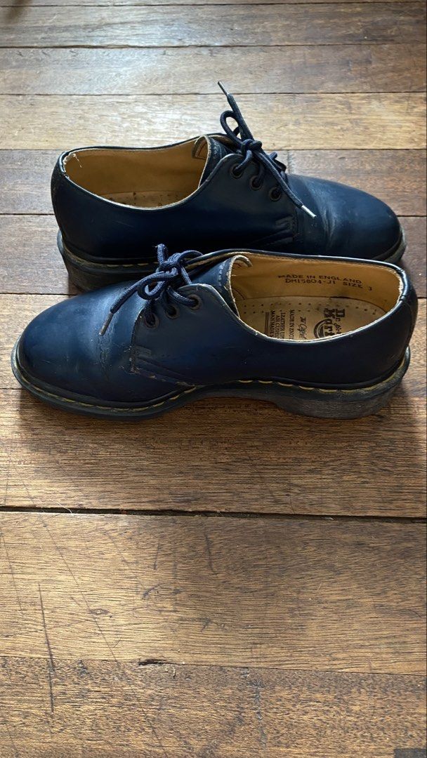 Dr. Martens 1461 Navy Blue (Category: Boots) located in Quezon City. Submitted by ccr26 (Listing ID 1430615337, Image 3). Description: UK3 / US5 Very good condition No visible heel drags.