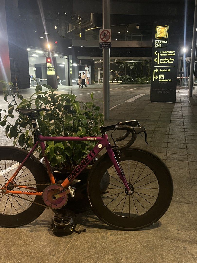 engine 11 vortex (Category: Bicycles) located in Singapore. Submitted by jhyb4 (Listing ID 1430749181, Image 6). Description: wtt wts kratozen cs carbon lace to nova enve riser or drops with hoods(u can choose) 3t sp or weapon sp carbon saddle shimano bb 3t stem (any question js ask no bs offers).