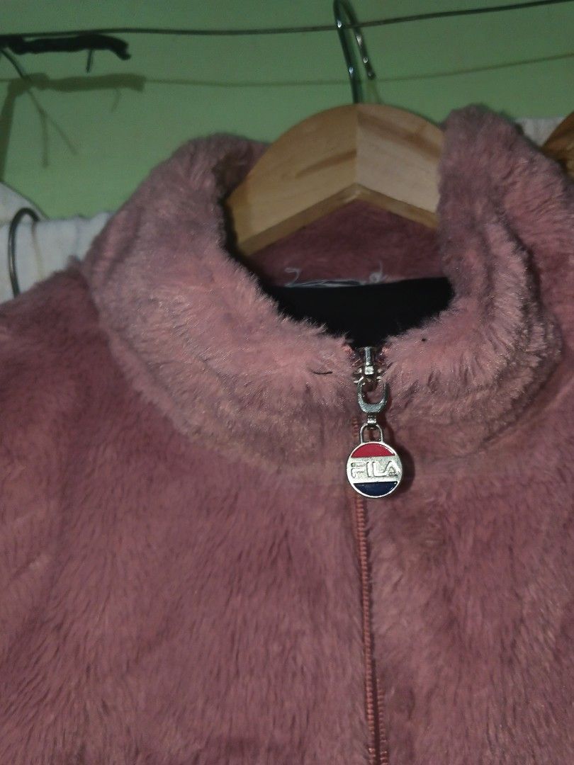 Fila fleece jacket (Category: Coats, Jackets and Outerwear) located in Manila. Submitted by wesleycomad21 (Listing ID 1430733867, Image 2). Description: .