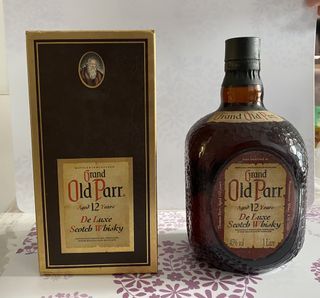 Grand Old Parr De Luxe Scotch Whisky 12 Year Old, 40% whisky bottle