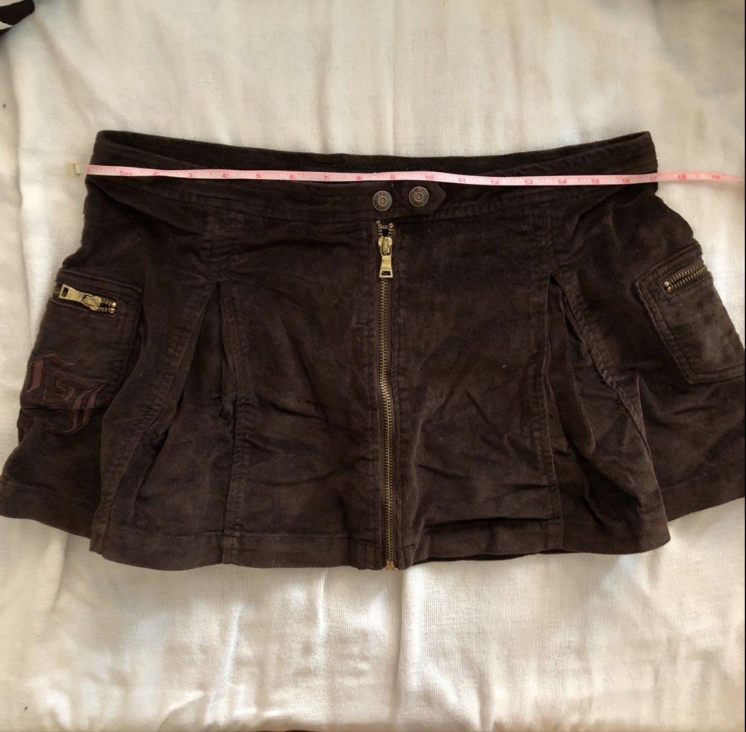 Guess Brown Corduroy Mini Skirt (Category: Skirts) located in Caloocan City. Submitted by veryred (Listing ID 1430636582, Image 1). Description: Guess mini skirt size when laid flat is 17 inches. Excellent like new condition RFS: I am size S so it does not fits me You can text me at 09175929355 Shipping at your cost Pick up at baliwag transit 2nd avenue , Caloocan city.