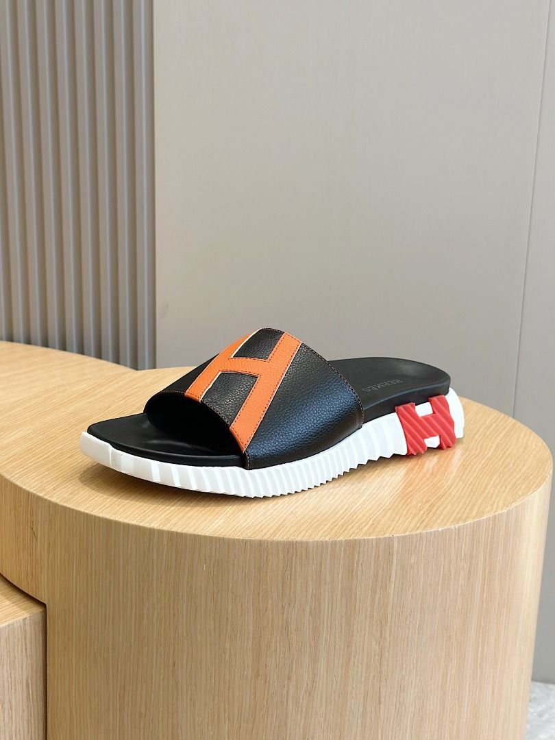 Hermes Electric Men's Sandals (Category: Slippers & Slides) located in Navotas City. Submitted by kaimaieinm89351 (Listing ID 1430618121, Image 3). Description: .