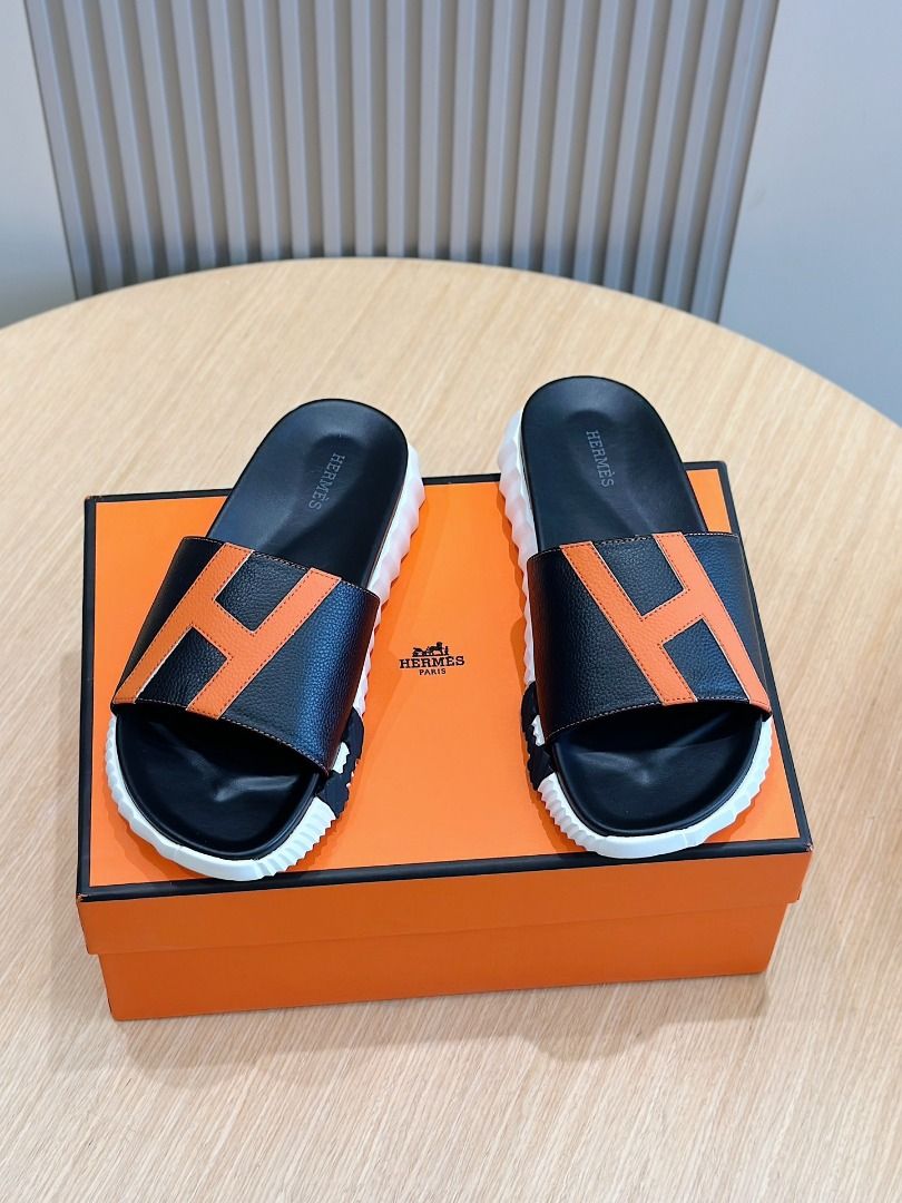 Hermes Electric Men's Sandals (Category: Slippers & Slides) located in Navotas City. Submitted by kaimaieinm89351 (Listing ID 1430618121, Image 1). Description: .
