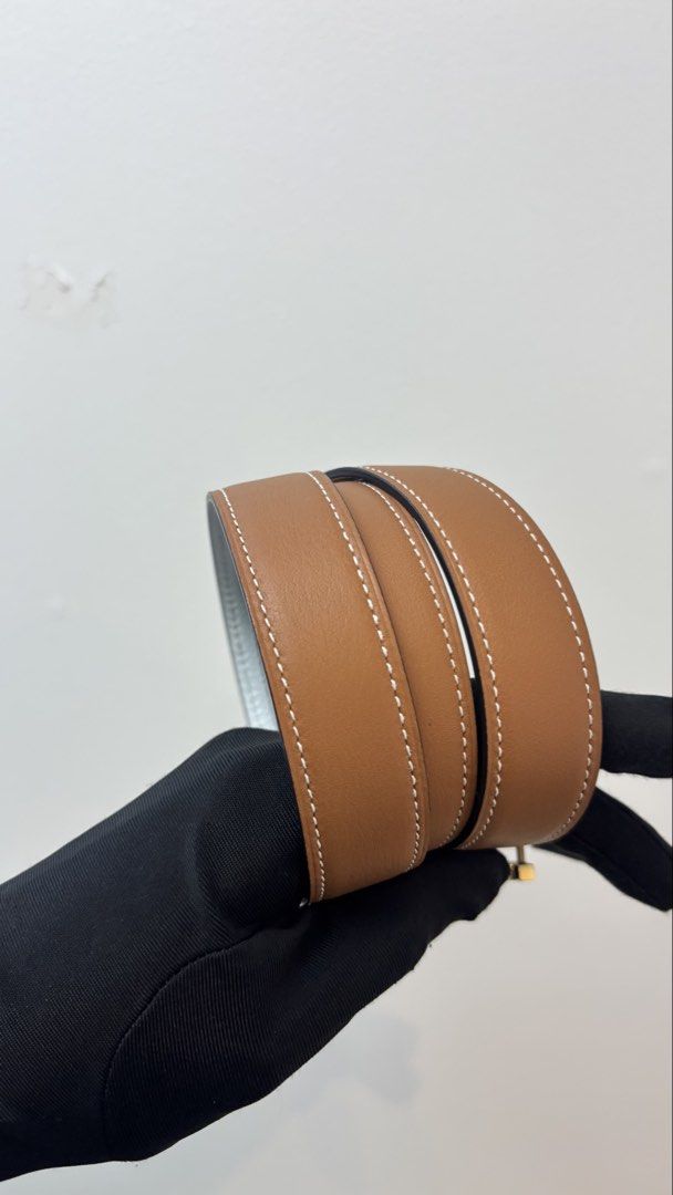 Hermes Gold/Blanc Mini constance Lizard buckle belt (Category: Luxury Accessories) located in Taguig. Submitted by shoppersluxe2394 (Listing ID 1430627724, Image 3). Description: .