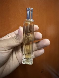 (Category: ) located in . Submitted by aprilluxcloset0812 (Listing ID 1430735718, Image 1). Description: .