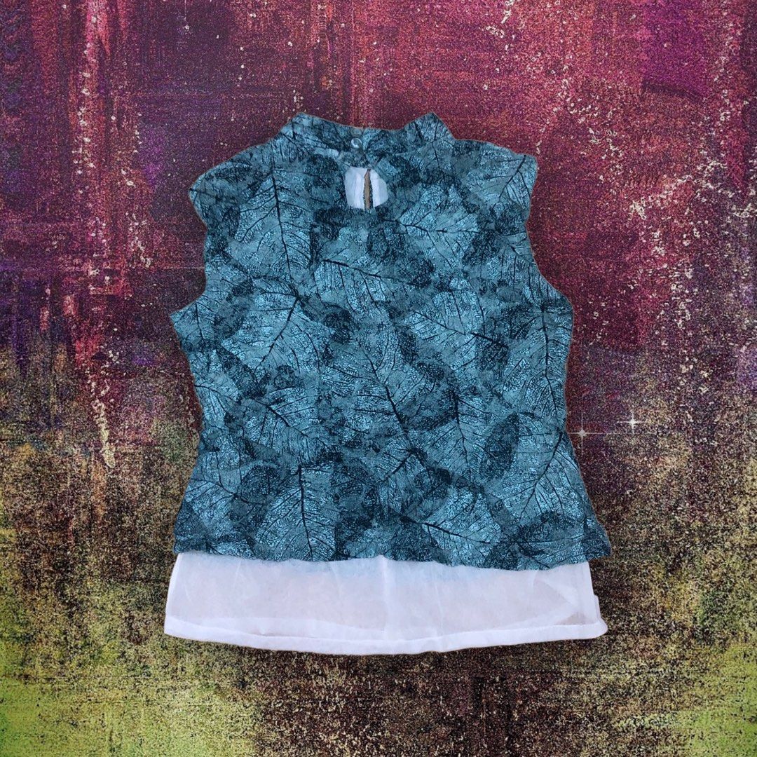 indie sleaze collared top (Category: Sleeveless) located in Manila. Submitted by aehls (Listing ID 1430785556, Image 1). Description: ↳ ❝ [ gelaimei collared sleeveless ] ¡! ❞ ⋆ width 17 ⋆ length 21 ❦ mine @ 49 PHP note ! color may vary due to lighting.