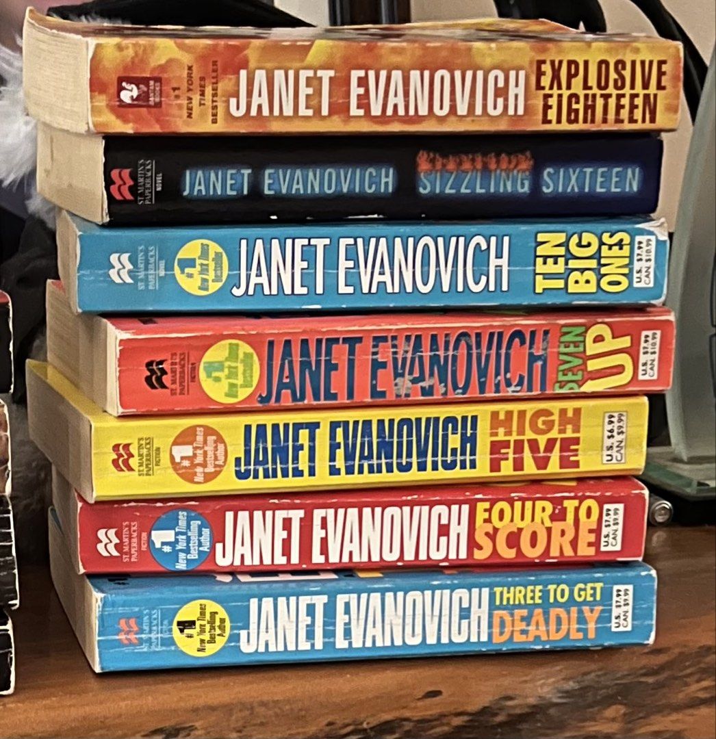 Janet Evanovich Book Set (Stephanie Plum Series) (Category: Storybooks) located in Manila. Submitted by pattjdc (Listing ID 1430745381, Image 2). Description: Hello! I am selling 7 of my Janet Evanovich's Stephanie Plum series books for only P210 (take all). The books are preloved and well-used so please expect some flaws on the covers and yellowing of the pages. The 7 included books are: Three to Get Deadly Four to Score High Five Seven Up Ten B