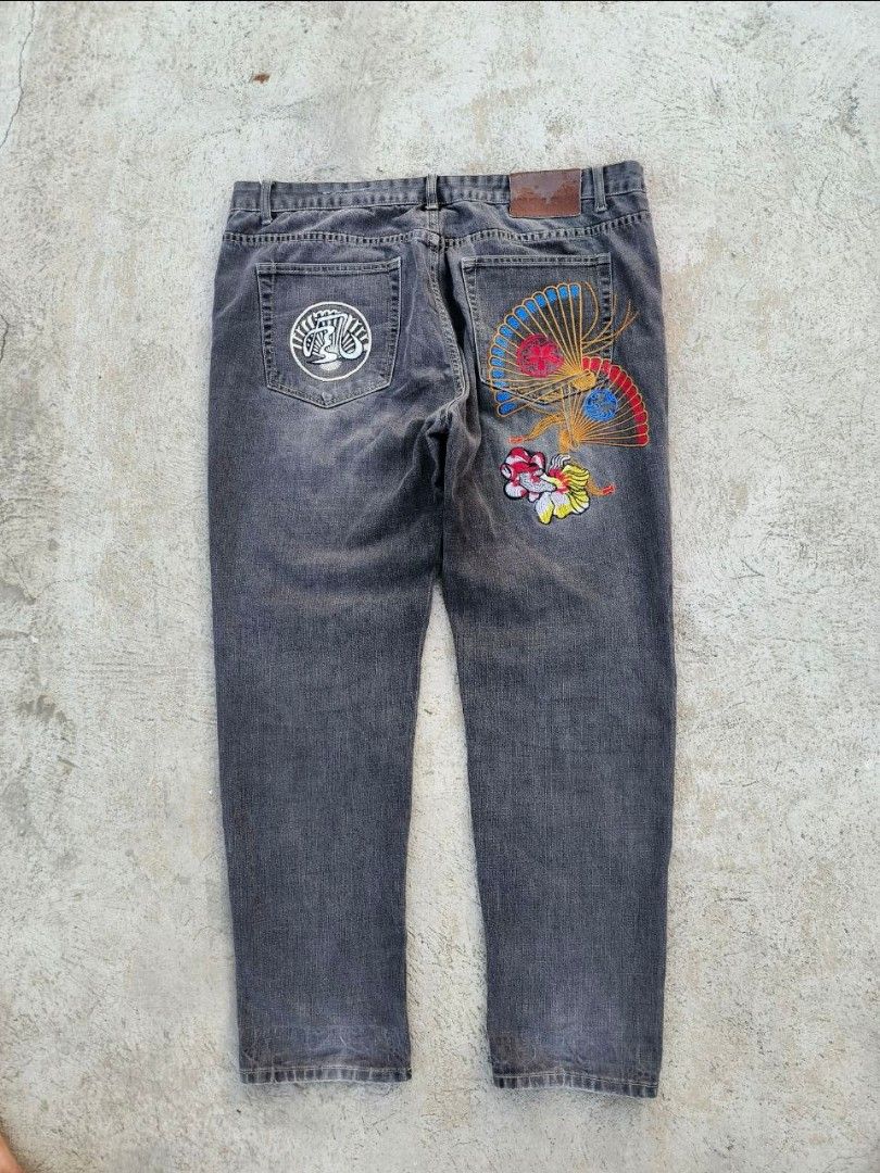 Japan Inspired Embroidered GreyWash Pants (Category: Jeans) located in Batangas. Submitted by maci24 (Listing ID 1430716171, Image 1). Description: Japan Inspired Embroidered GreyWash Pants - Waist 41-42 Length 42 Leg opening 8 - C.R 9/10.