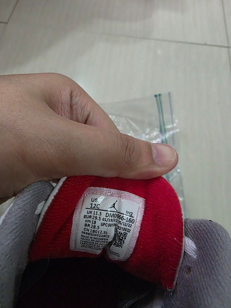 Jordan 3 Fire Red Kids US 12C (Category: Babies & Kids Fashion) located in Quezon City. Submitted by arksrph (Listing ID 1430621813, Image 2). Description: No box Authentic from Canada Please see pics for condition Needs cleaning.