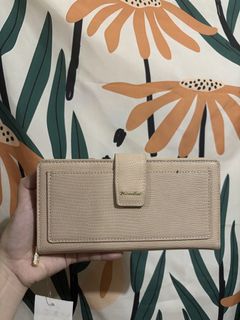 (Category: ) located in . Submitted by prelovedby.ericka (Listing ID 1430751393, Image 1). Description: .