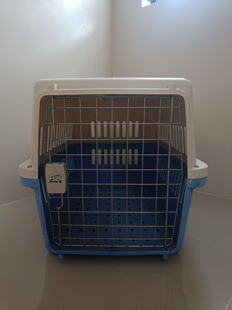 Large Pet Carrier (Category: Homes & Other Pet Accessories) located in Quezon City. Submitted by missrish (Listing ID 1430677934, Image 1). Description: - Airline approved pet crate - Never used - Hard plastic material - Blue and cream color - Measurements: 59.5cm (W) x 33cm (L) [door] x 38cm door height - Comes with Royal Canin free stainless bowl .